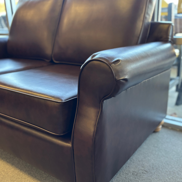Amish Shannon Bun Foot Love Seat - In-Stock