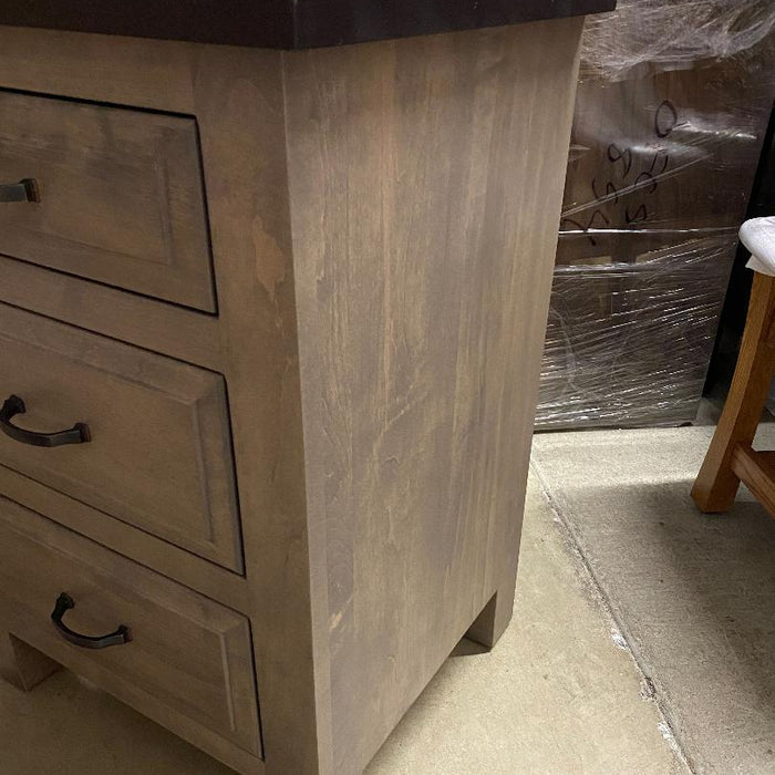 Amish Cleveland Bedroom Collection - Flat Sides Detail - 2-Tone
