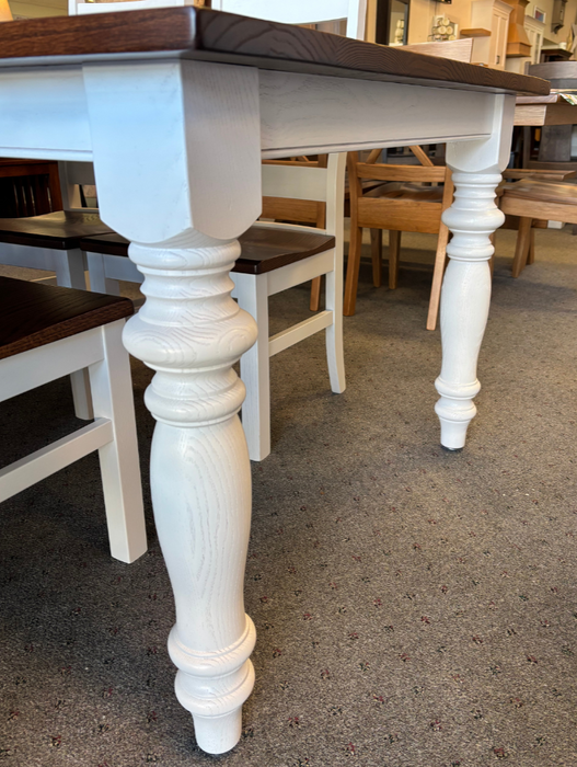 Amish Farmhouse Shreveport Leg Dining Set - Raven Chairs - Two-Toned - Solid Oak Dining Set - Painted White - Leg Detail
