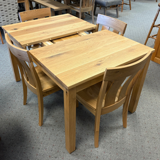 Amish Farmhouse Square Leg Table w/ Lima Chairs Dining Set - In-Stock
-Top Thickness:1"
-Top Shape:&Square
-Edge Style: Eased
- 2 - 12" Leaves That Store in Table
- Seats 4-6
- Levelers on Table Legs