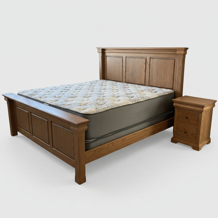 Amish Hampton Bed -  Traditional Style Amish Bed - J&M Woodworking - Solid Oak Bed - Blank Background