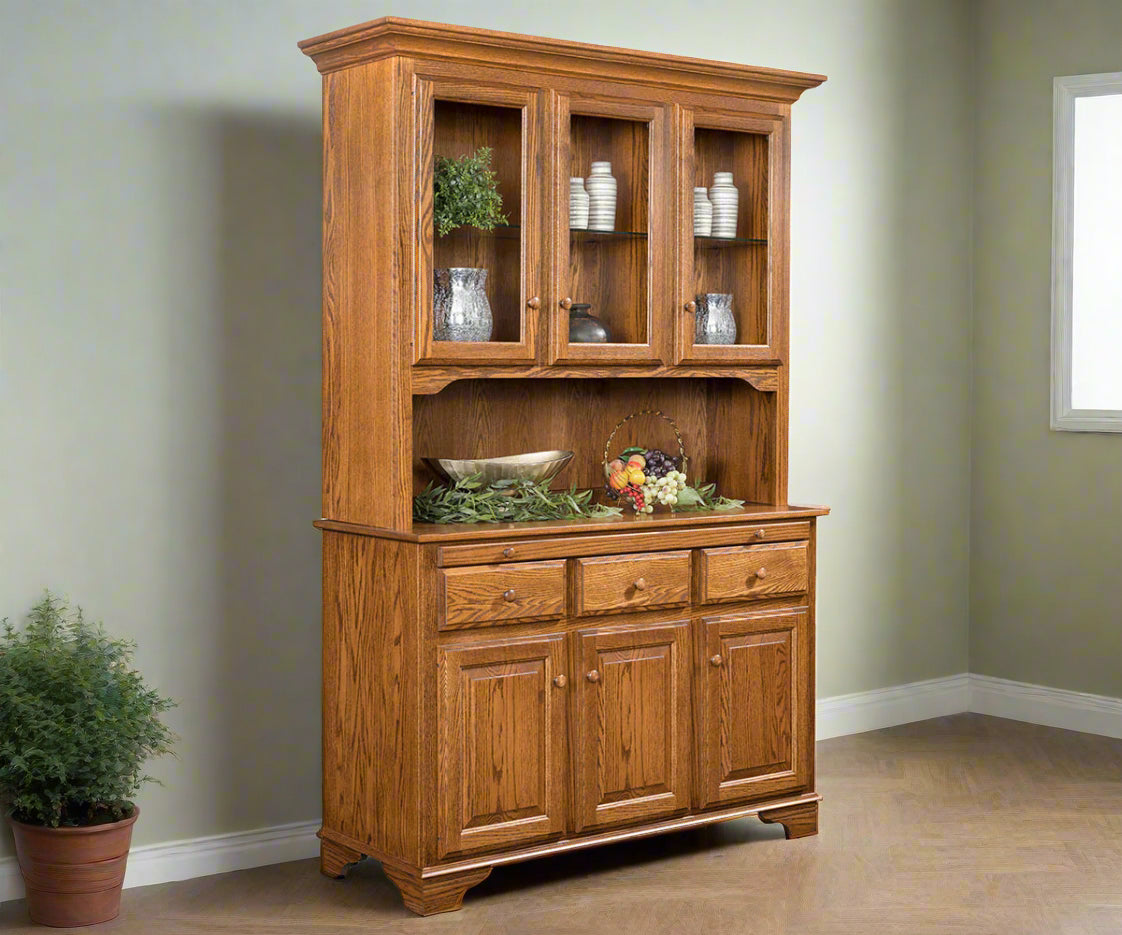 Amish Landsbury 3-Door Hutch
Hardware: 1.25" Wood Knobs
Touch Lights
(1) Adjustable Glass Shelf in Top
(1) Adjustable Wood Shelf in Base.