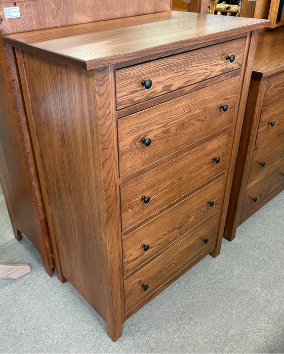 Amish Parkview 5 Piece Bedroom Set - In-Stock
 Parkview Bed - Queen Size
 Parkview Mule Dresser
 Parkview Dresser Mirror
 Parkview Chest of Drawers
 Parkview 3-Drawer Nightstand