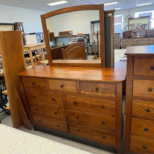 Amish QS Carlston 5 Piece Bedroom Set
Carlston Bed - Queen Size
Carlston Mule Dresser
Carlston Dresser Mirror 
Carlston Chest of Drawers
Carlston 3-Drawer Nightstand
