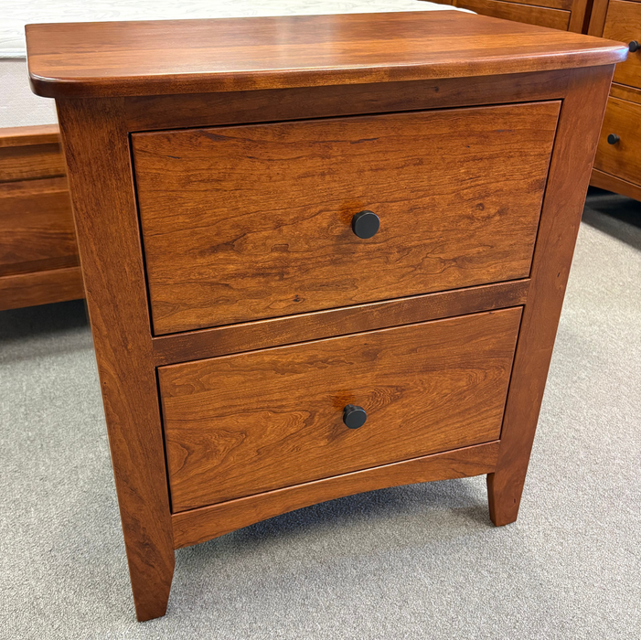 Amish QS Carlston 5 Piece Bedroom Set
Carlston Bed - Queen Size
Carlston Mule Dresser
Carlston Dresser Mirror 
Carlston Chest of Drawers
Carlston 3-Drawer Nightstand