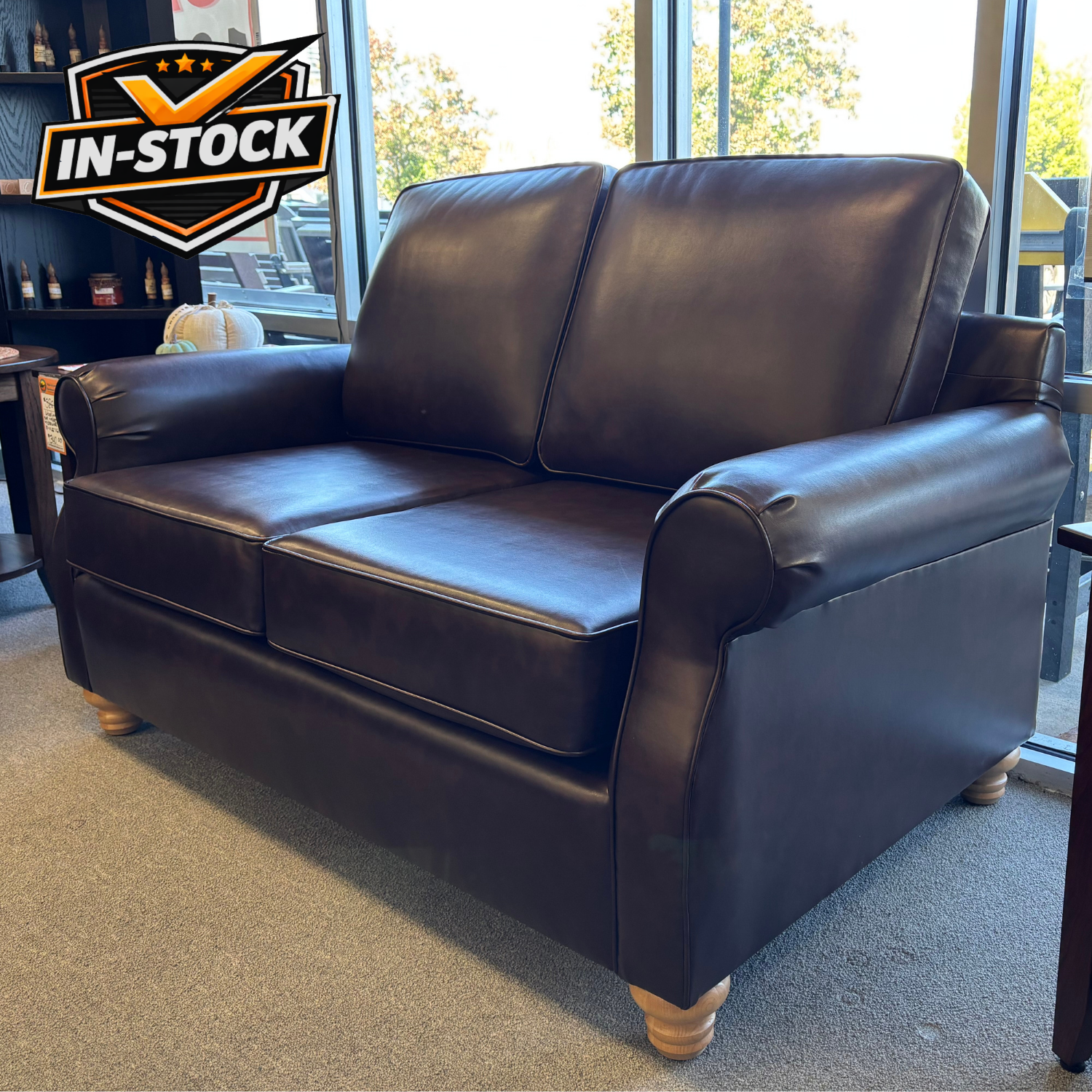 Amish Shannon Bun Foot Love Seat - In-Stock