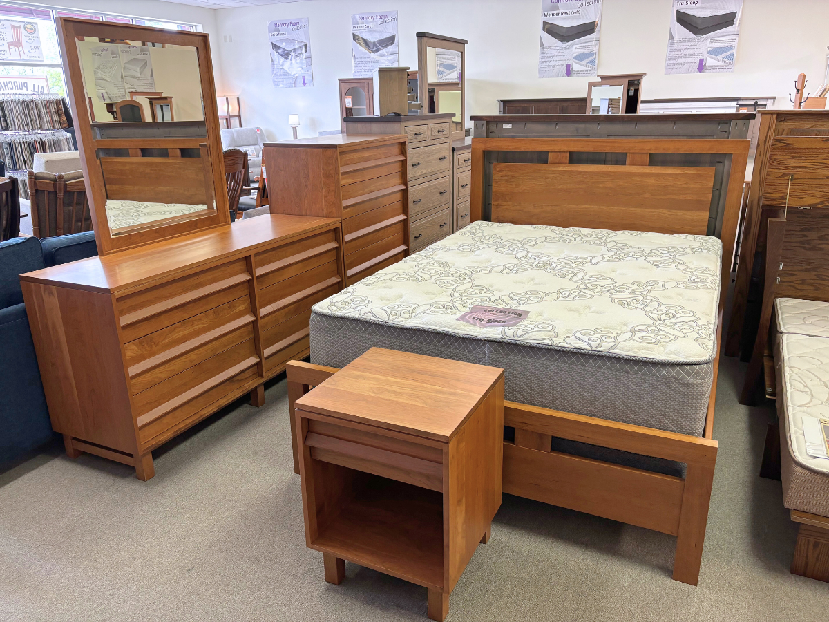 Amish Wyndham Hills - 5-Pc.Set - Amish Mid-Century Bedroom Set - Queen Bed Set - Solid Cherry Amish Bedroom