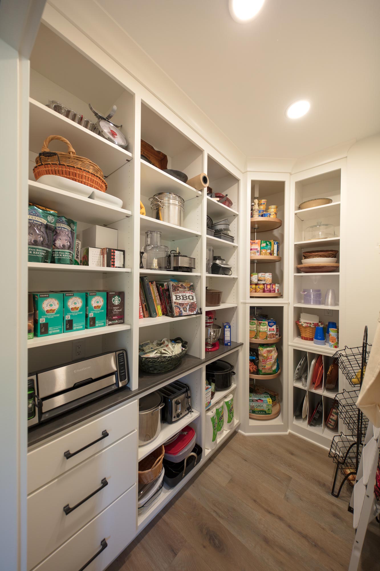 Sample Traditional Kitchen Pantry Design