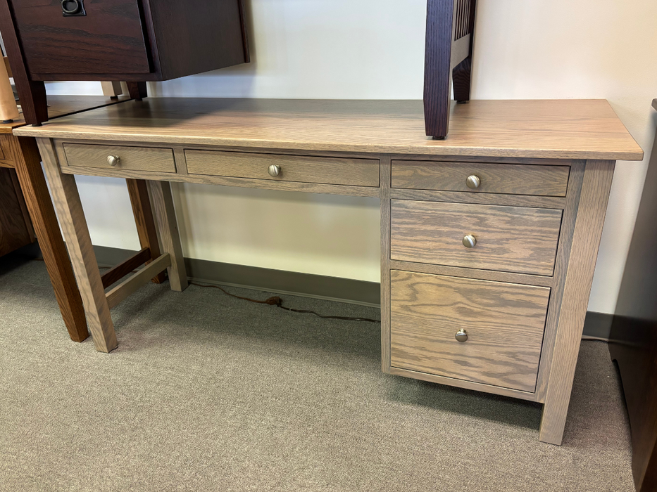 Amish Custom Parkview Single Pedestal Desk - In-Stock