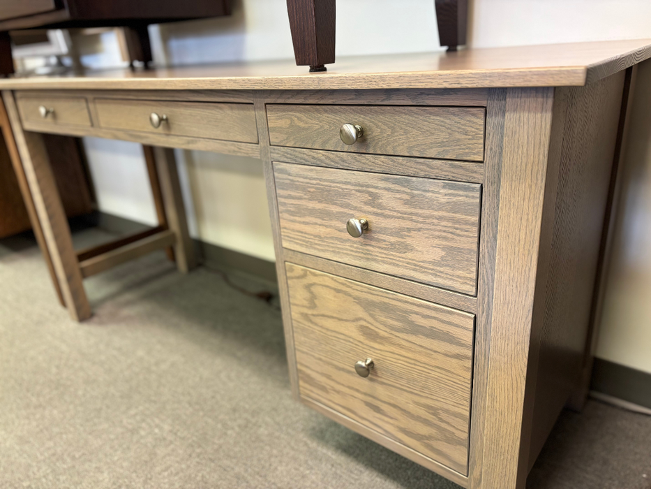 Amish Custom Parkview Single Pedestal Desk - In-Stock