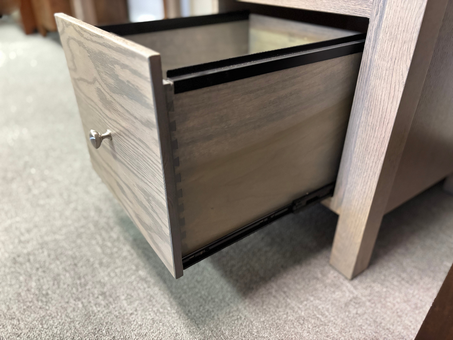 Amish Custom Parkview Single Pedestal Desk - In-Stock