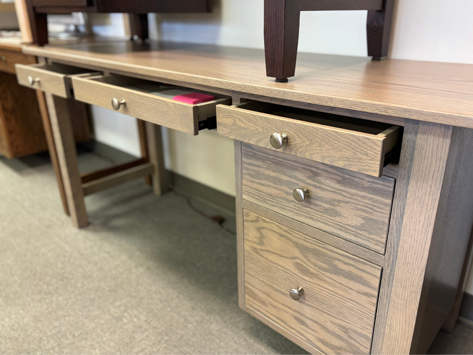 Amish Custom Parkview Single Pedestal Desk - In-Stock