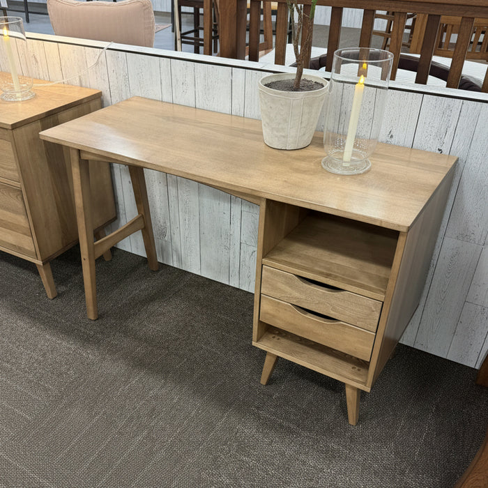 Amish Lake Mills Desk