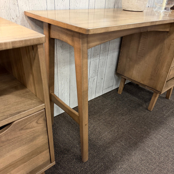 Amish Lake Mills Desk