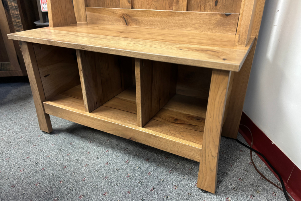 Amish Tacoma Hall Seat - 36" Wide - Rustic Hickory OCS-133 Tundra Stain - Amish Made Hall Seat - Close Up