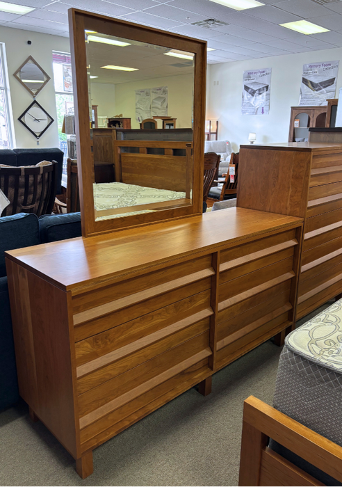 Amish Wyndham Hills - 5-Pc.Set - Amish Mid-Century Bedroom Set - Queen Bed Set - Solid Cherry Amish Bedroom - Dresser & Mirror